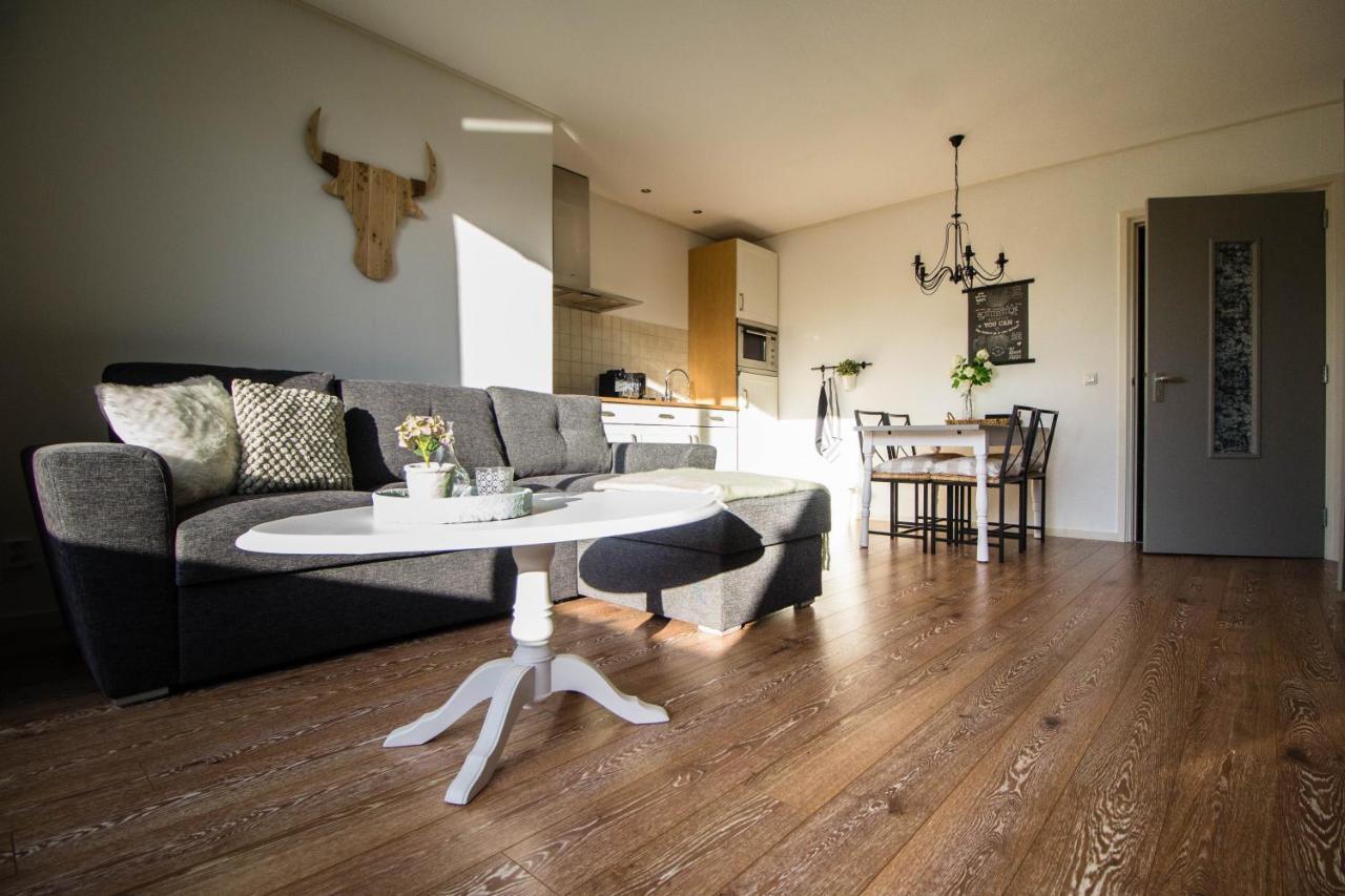 Katlijk T'Hus Bed & Breakfast מראה חיצוני תמונה