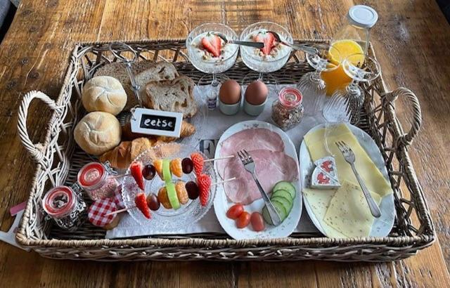 Katlijk T'Hus Bed & Breakfast מראה חיצוני תמונה